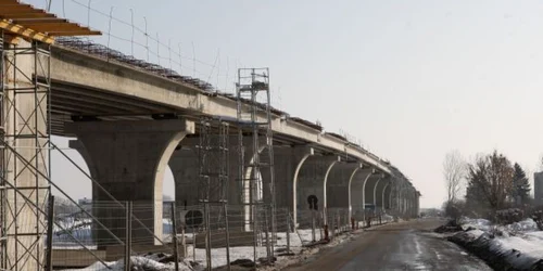 Infrastructura conexă este realizată în proporţie de 57%. Foto:arhivă
