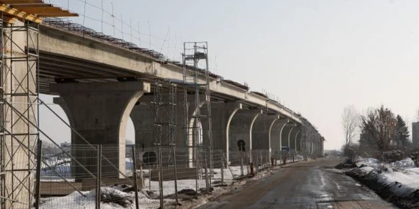 Infrastructura conexă este realizată în proporţie de 57%. Foto:arhivă
