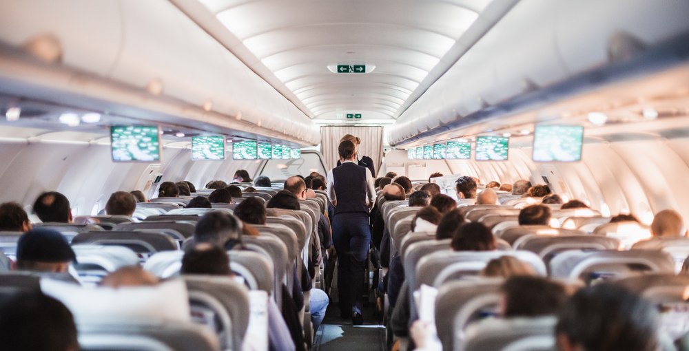O companie aeriană introduce amenzi dure pentru pasagerii turbulenți: „Este inacceptabil ca pasagerii să sufere”