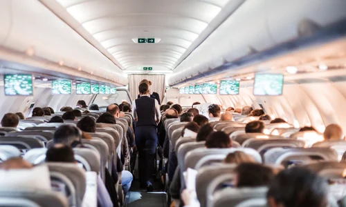 Interiorul unui avion -pasageri  FOTO Shutterstock 