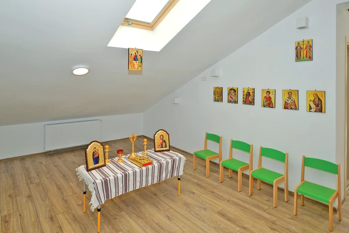 Există și o sală de rugăciune