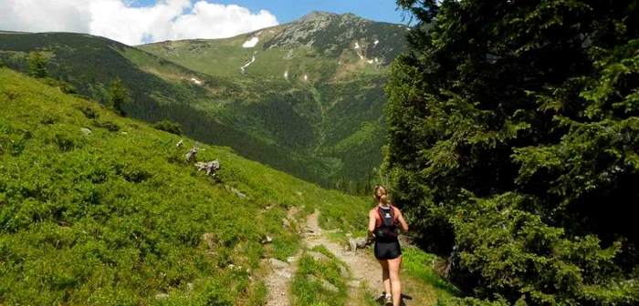 Sportivii profesionişti şi amatori sunt invitaţi să concureze la Sky Race Retezat.