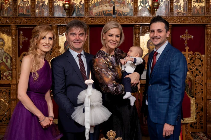 8 roxana ciuhulescu nasa de botez silviu bulugioiu 2 jpg jpeg