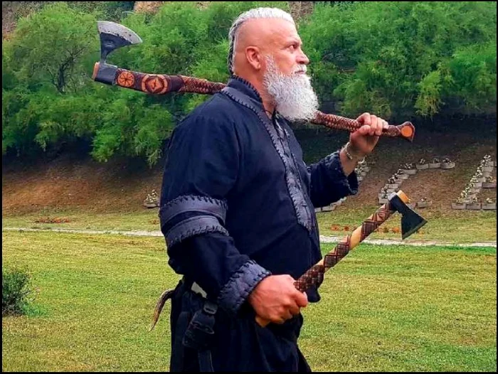 Bosniacul se îmbracă  numai ca strămoşii  scandinavilor