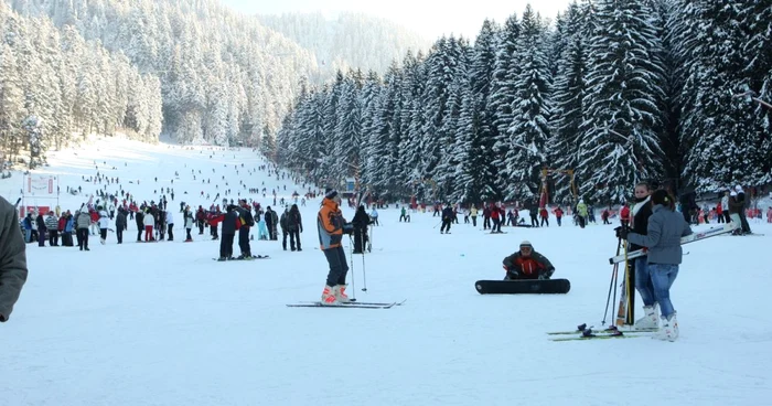 În decembrie 2011, 350.000 de turişti s-au distrat în Poiana Braşov. FOTOAdevărul