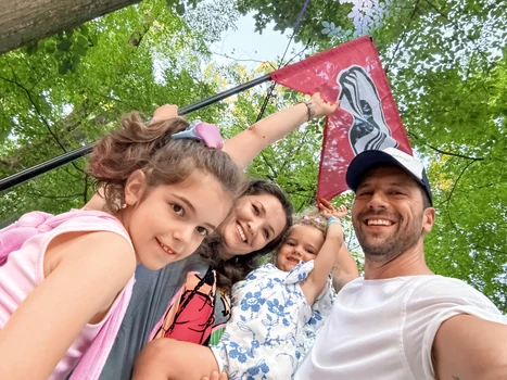 Adrian Nartea cu familia