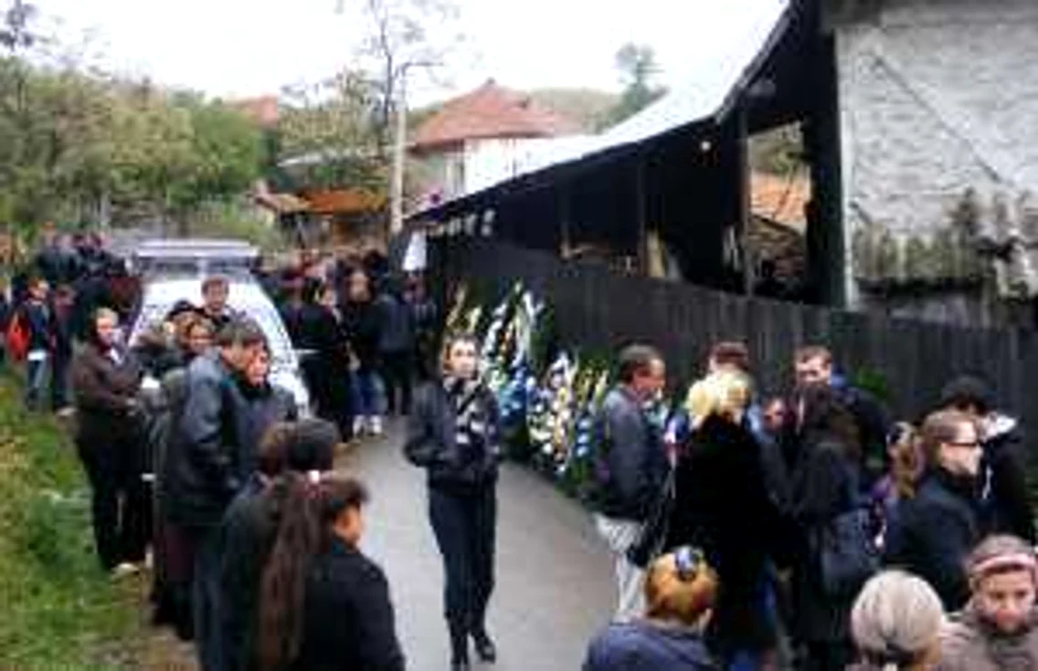 inmormantare adrian