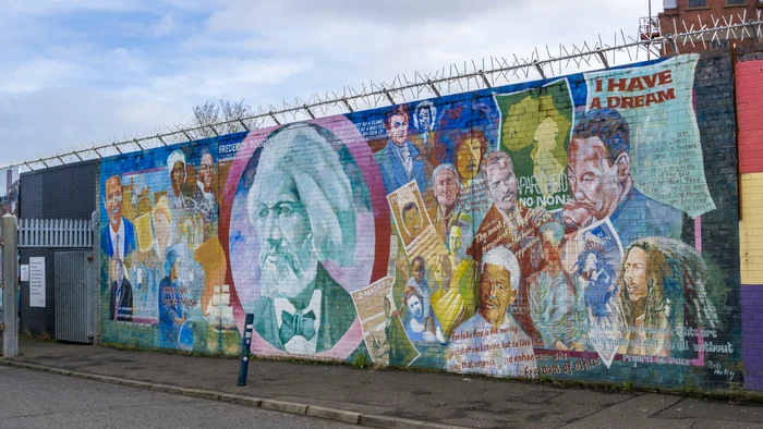 Zidurile pacii din Belfast FOTO Shutterstock