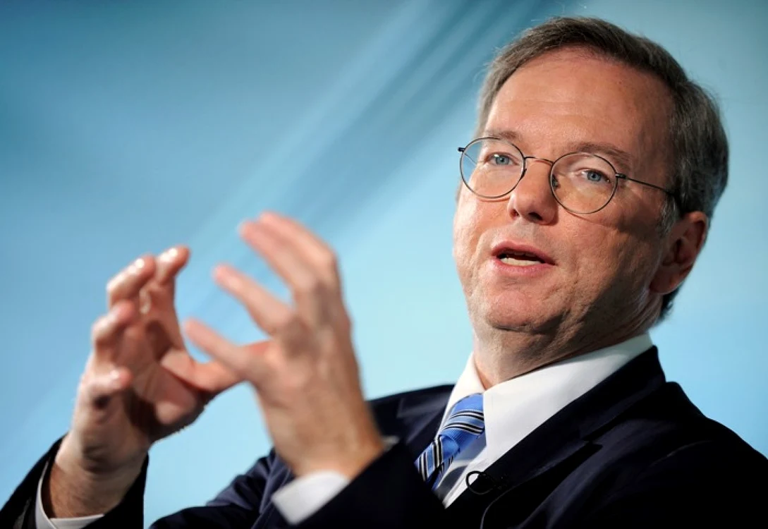 Erik Schmidt a menţionat că Google Glass vor fi pe piaţă într-un an FOTO Reuters