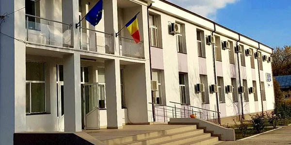 COMPLEXUL DE SERVICII COMUNITARE PENTRU COPILUL IN DIFICULTATE TG CARBUNESTI jpg