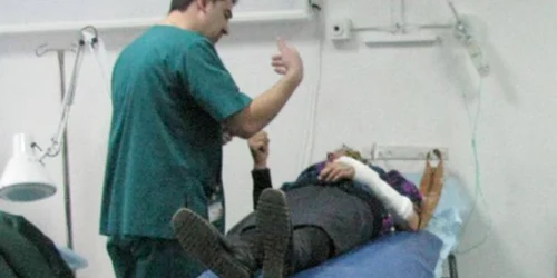Cei mai predispuşi la fracturi sunt bătrânii cu osteoporoză