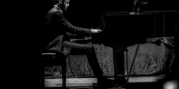 Daniel Ciobanu pianist