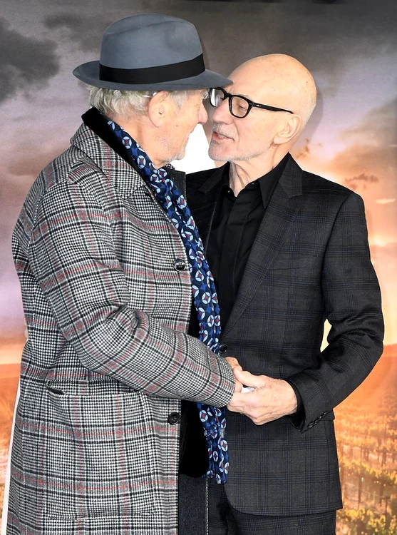 2 patrick stewart si ian mckellen s au sarutat 1 jpg jpeg