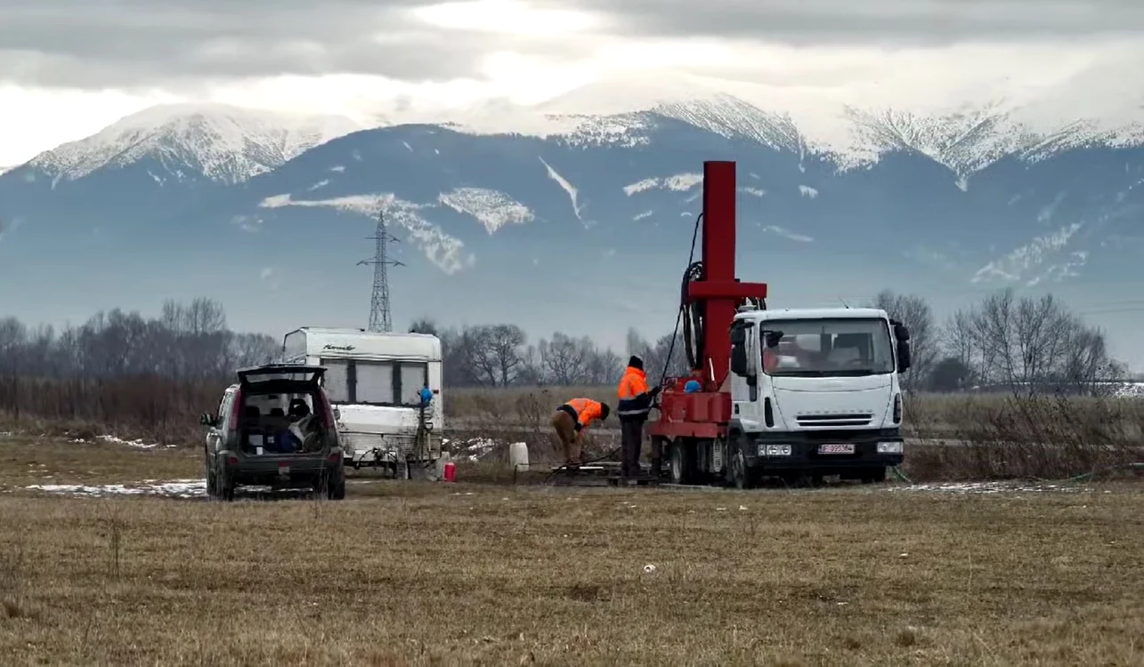 Forări geotehnice pe tronsoanele 3 și 4 ale Autostrăzii A13 Sibiu Făgăraș Sursă CNAIR