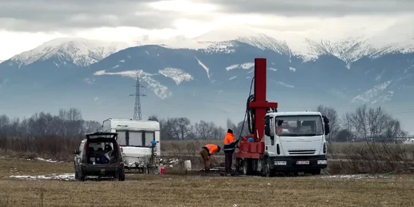 Forări geotehnice pe tronsoanele 3 și 4 ale Autostrăzii A13 Sibiu Făgăraș Sursă CNAIR