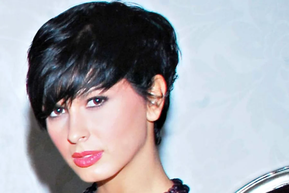 Andreea Mantea  şi Ştefan Stan s-au  cuplat acum o lună.  De Revelion au petrecut  la Târgu Jiu şi s-au pozat  sub Poarta Sărătului