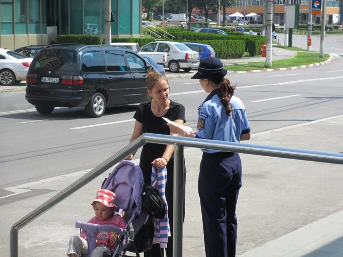 Femeile cad pradă cel mai des tâlhăriilor. Foto: Adevărul