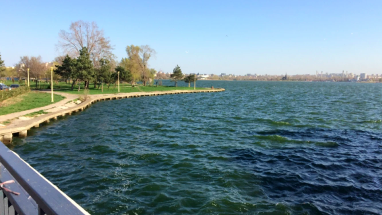 Lacul Tăbăcărie, la intrarea în Satul de Vacanţă - Constanţa, Mamaia Fotot Sînziana Ionescu