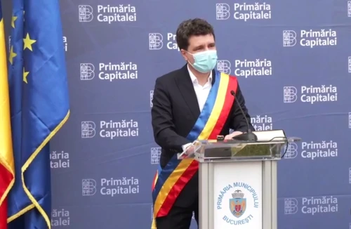 Nicușor Dan a cerut tinerilor să vină să se angajeze la Primăria Capitalei dar va trebui să lucreze cu directori membri PSDFoto: PNL facebook