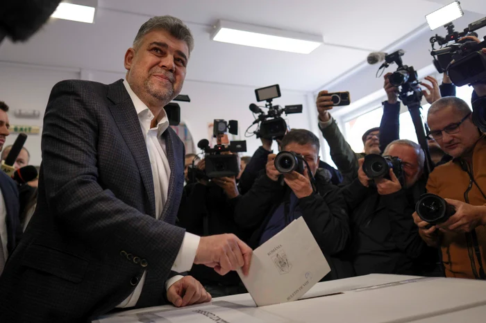 Marcel Ciolacu așteaptă numărătoarea voturilor. Foto: Inquam