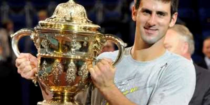 TENIS: Djokovici l-a bătut pe Federer chiar la el acasa, la Basel