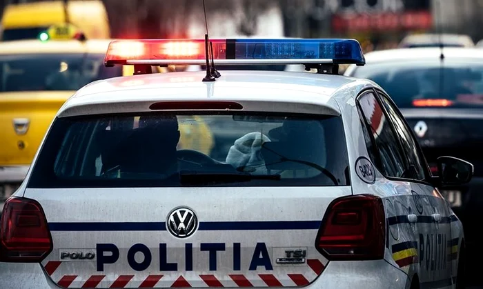 Circulaţia în zonă este întreruptăFoto: news.ro