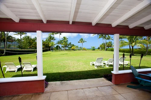 Julia Roberts sold her traditional hawaiian house in Hanalei Bay for $16 2 million jpeg