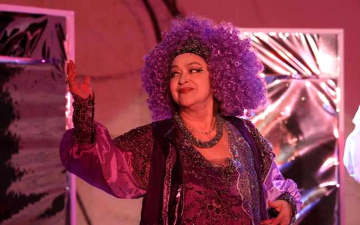 Actriţa Paula Sorescu Lucian, într-un spectacol de teatru FOTO: Maria Ştefănescu