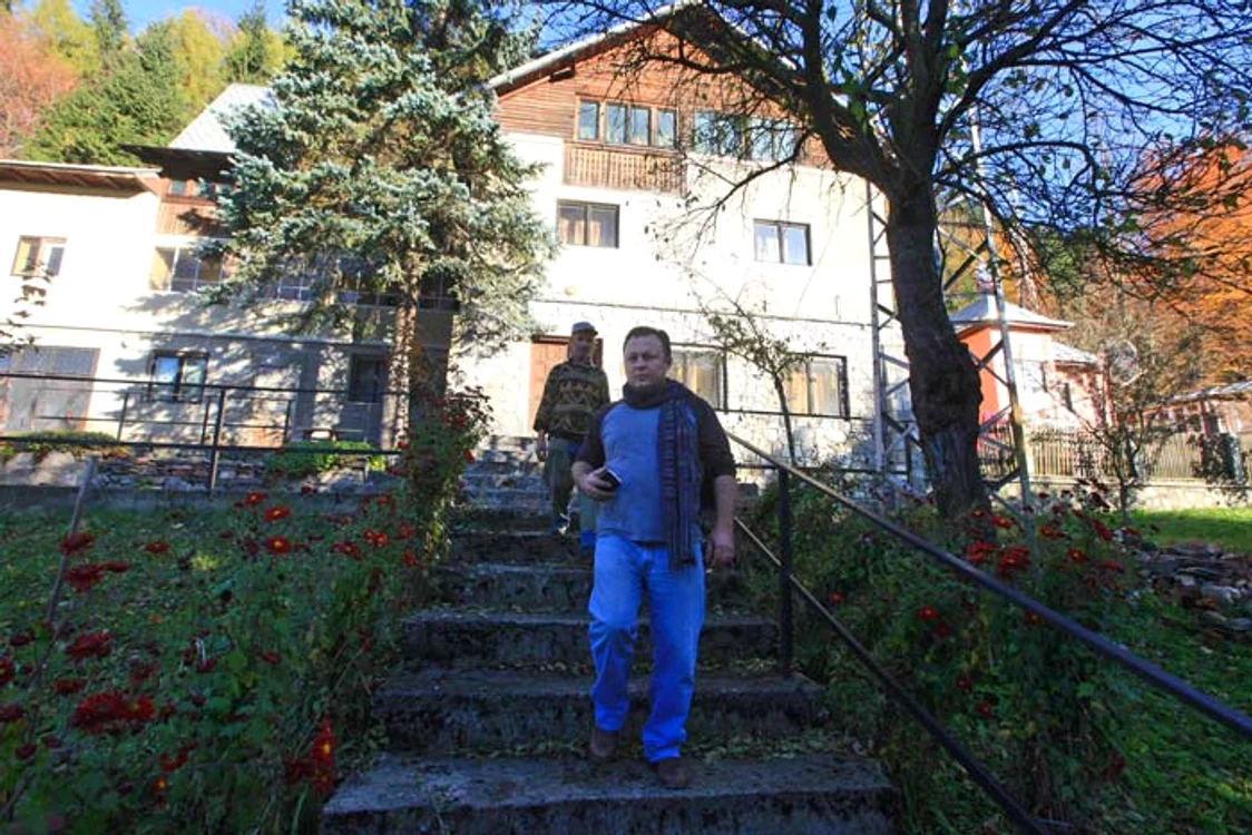Vila de la Sinaia era locul unde Ion Dolănescu mergea să se odihnească. Fiul cel mic a fost miercuri în vizităfotografii: roberto sălceanu
