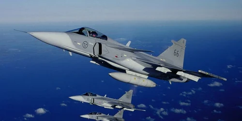 Avioanele JAS-39 Gripen au ajuns în câteva minute la avionul suspect.