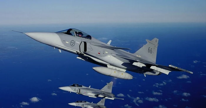 Avioanele JAS-39 Gripen au ajuns în câteva minute la avionul suspect.