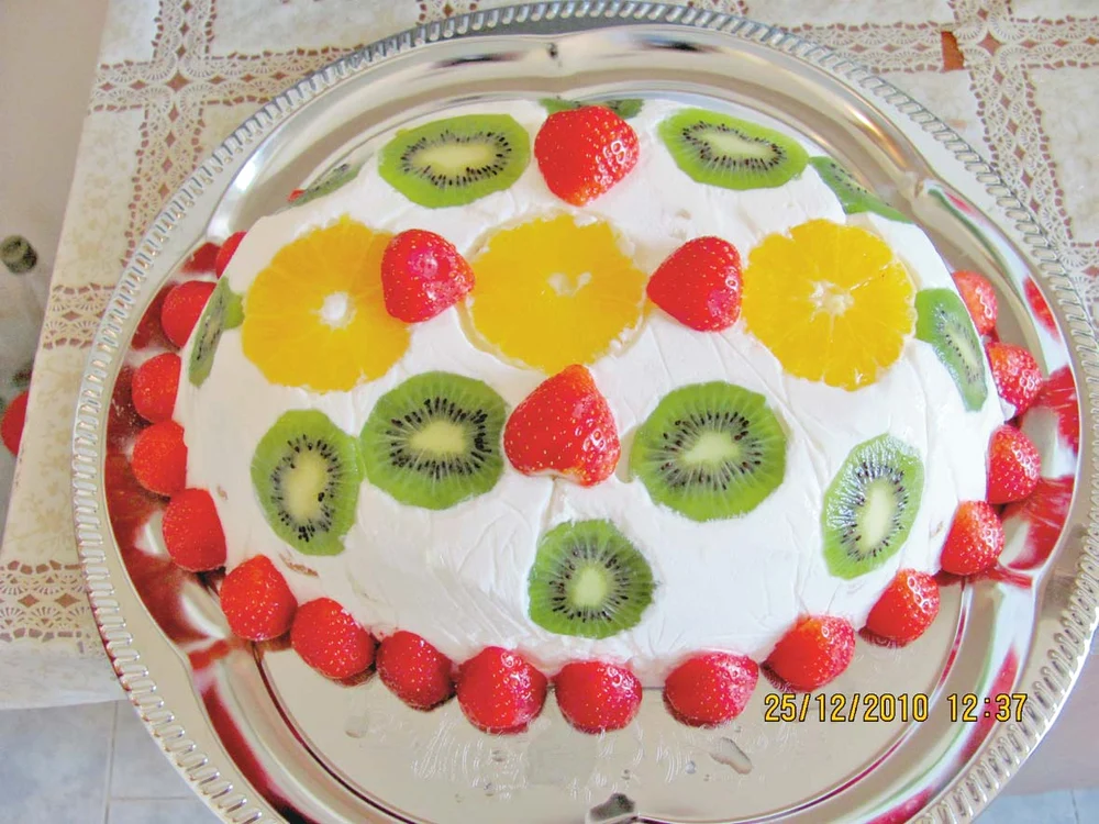 
    Tort de iaurt cu fructe  