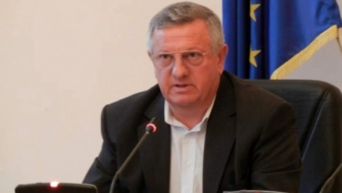 
    Alegeri locale 2016 / Primarul Ovidiu Creţu are cele mai mari șanse de a câștiga un mandat de primar al Bistriței  