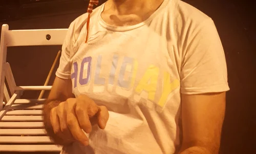 Șerban Pavlu este mai mereu cu zâmbetul pe buze, nu e deloc ursuz, precum personajul pe care l interpretează în serialul difuzat de HBO jpeg