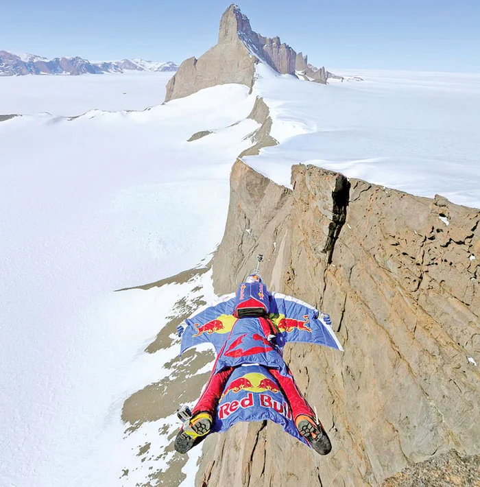 Valeri Rozov a  zburat peste vârfurile  Masivului Mont Blanc