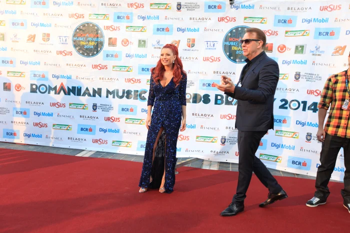 Elena Gheorghe a pozat alături de Gabriel Cotabiţă