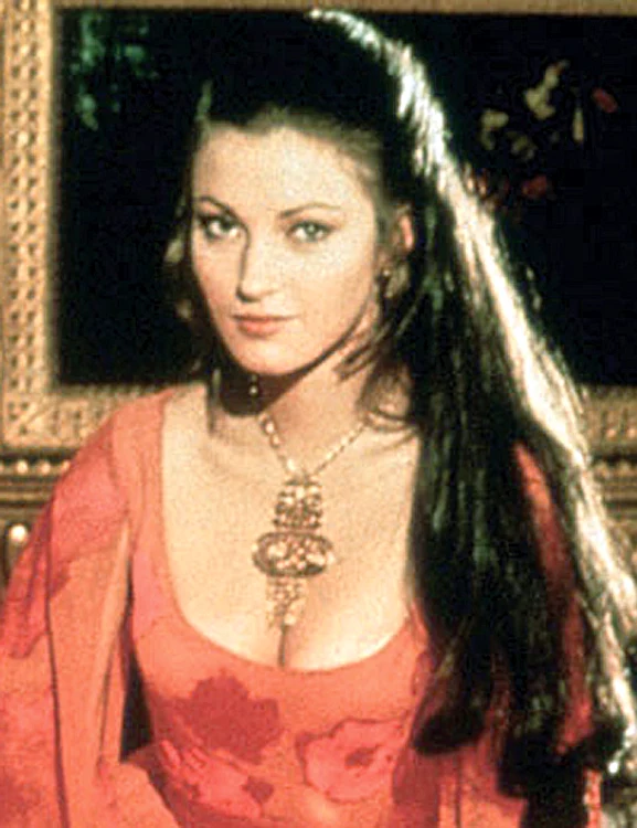 1973 - „Live and Let Die”  Jane Saymour (63 de ani)