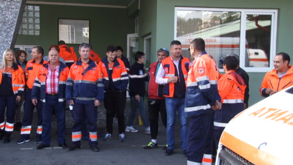 Protest al medicilor în biroul șefului Ambulanței Brașov. A fost nevoie de polițiști pentru calmarea spiritelor