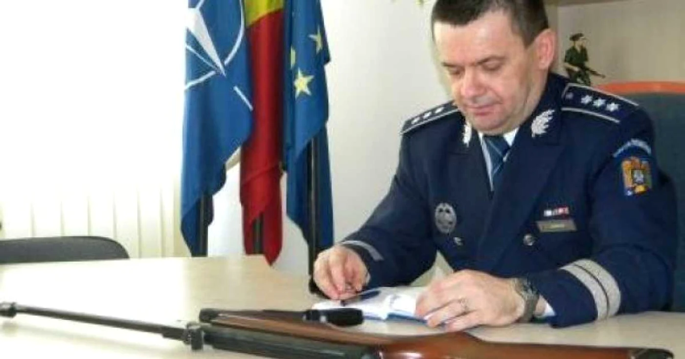 Arma a ajuns în custodia poliţiştilor Foto. arhivă