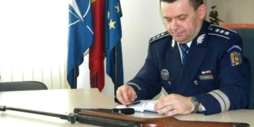 Arma a ajuns în custodia poliţiştilor Foto. arhivă