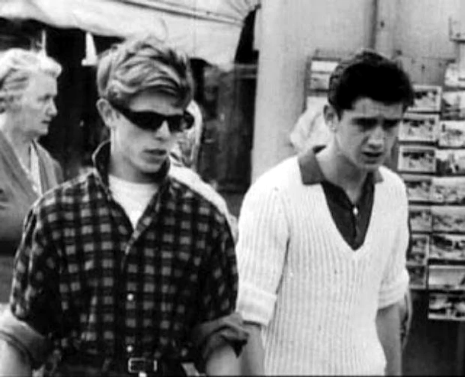 David Bowie, alături de fratele vitreg, Terry, diagnosticat cu schizofrenie 