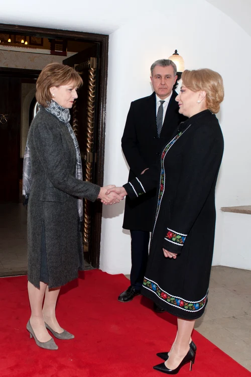 Viorica Dancila Custodele Coroanei Margareta Principele Radu pranz Palatul Elisabeta (15) jpeg