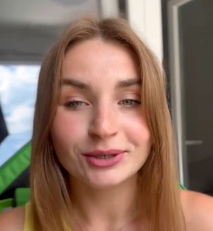 Videoclipul tinerei a atras critici din partea internauților