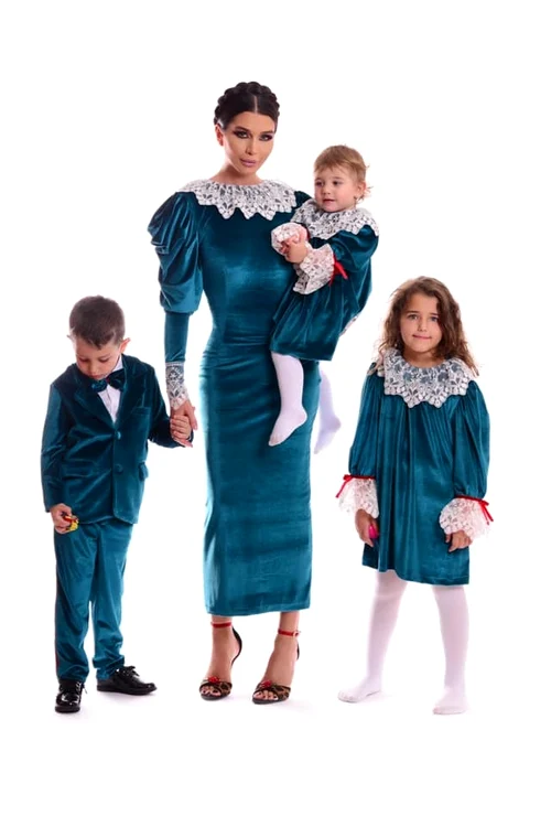 8 elena basescu si copiii jpg jpeg
