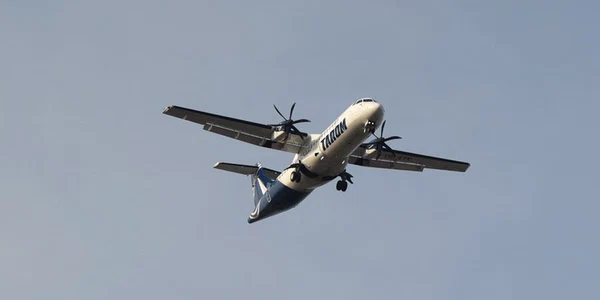 avion tarom arhiva  jpg