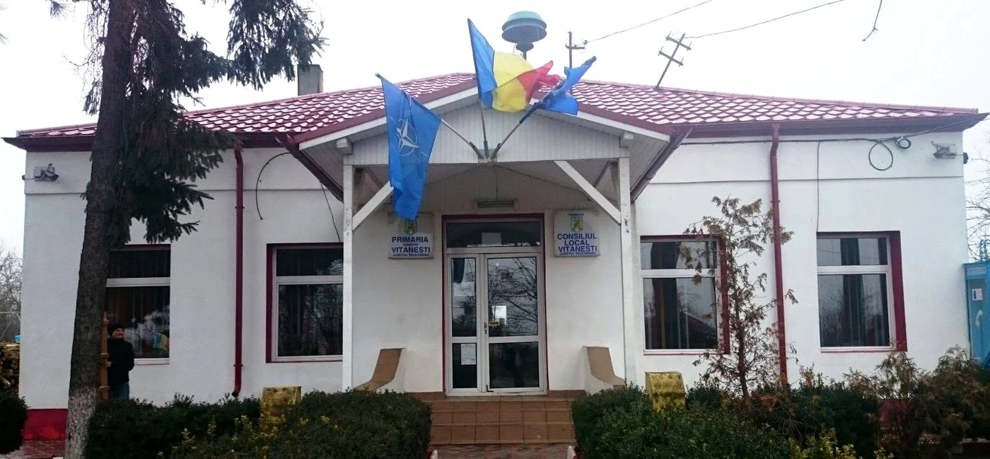  La Vitănești, uncționarii continuă să caute informațiile despre contribuabili în registre și dosare