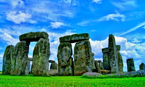 Operațiune majoră de restaurare a monumentului megalitic de la Stonehenge  jpeg