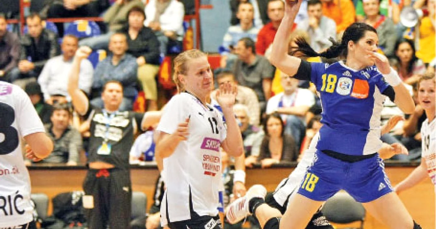 Adina Fiera a reuşit să marcheze de două ori cu Larvik