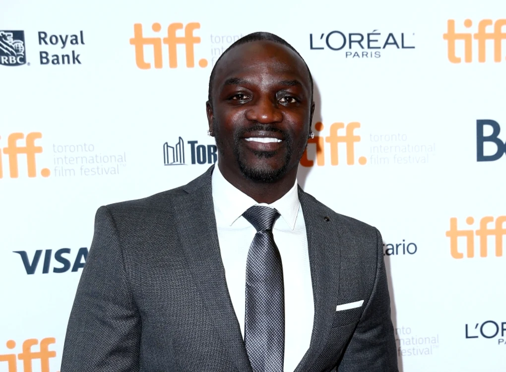 Vedete care au trecut la Islam: Akon (42 de ani) s-a căsătorit cu mai multe femei