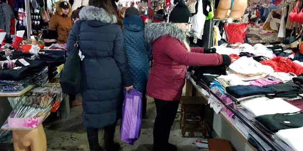 bazarul din Lunca Sucevei 